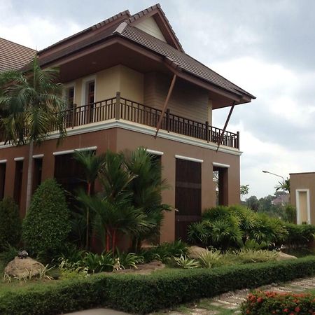 Huaymuang Apartment ウボンラチャタニ エクステリア 写真