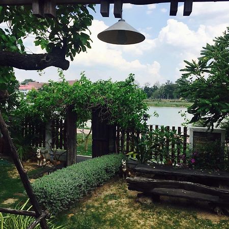 Huaymuang Apartment ウボンラチャタニ エクステリア 写真