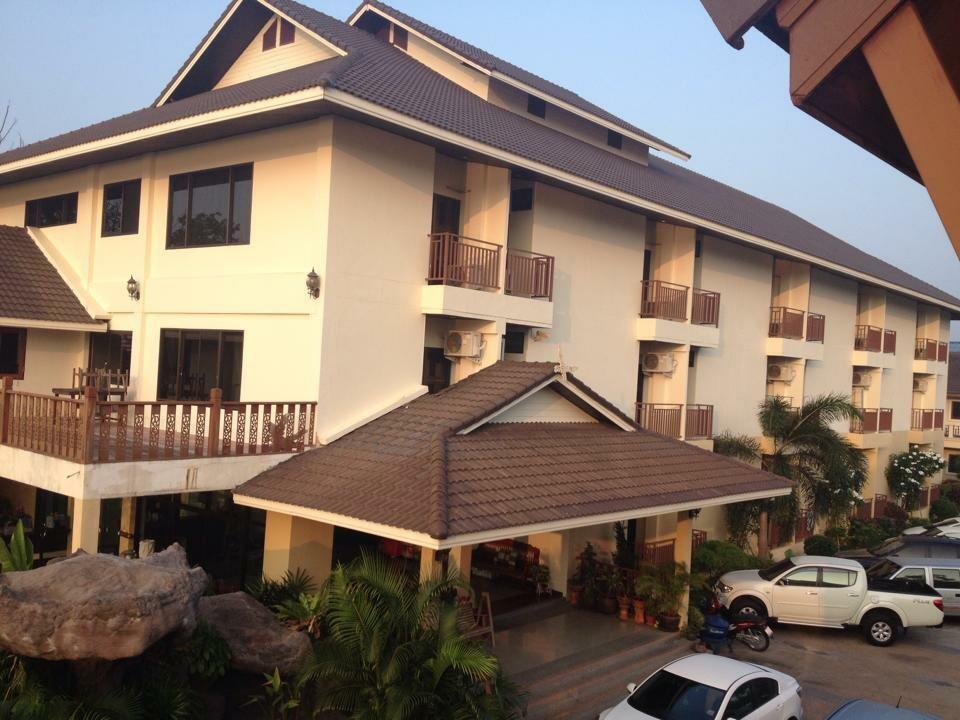 Huaymuang Apartment ウボンラチャタニ エクステリア 写真