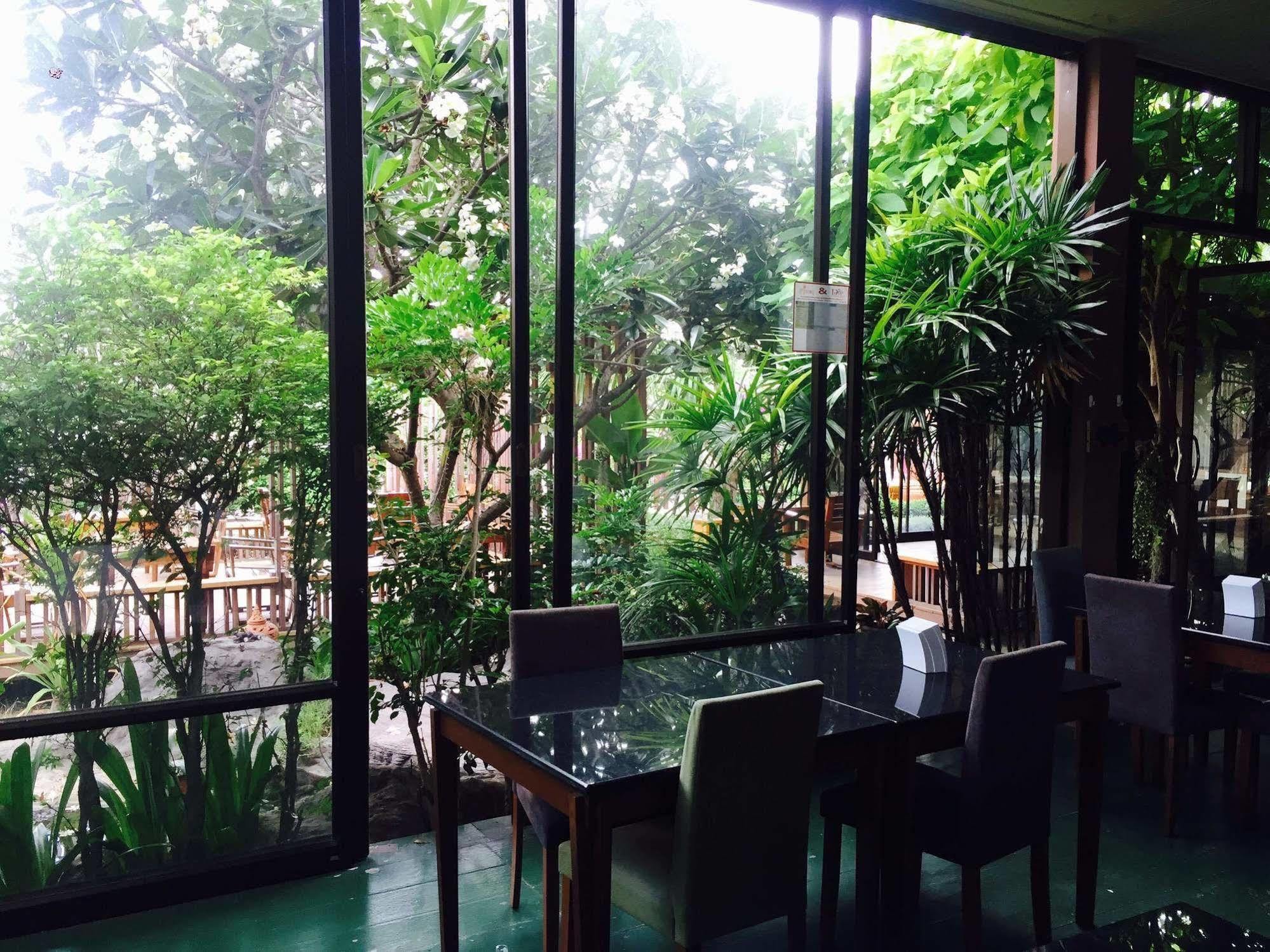 Huaymuang Apartment ウボンラチャタニ エクステリア 写真