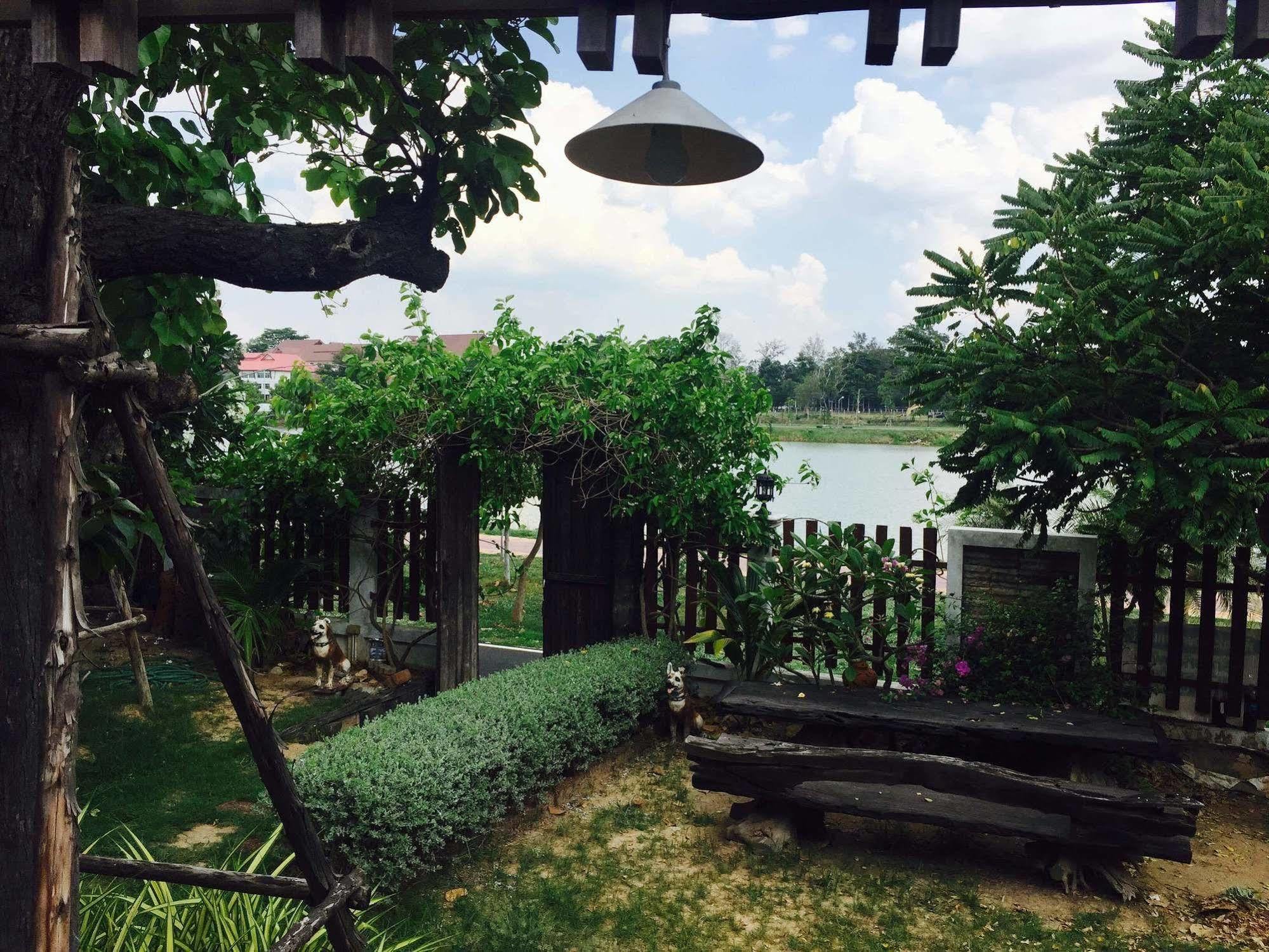 Huaymuang Apartment ウボンラチャタニ エクステリア 写真